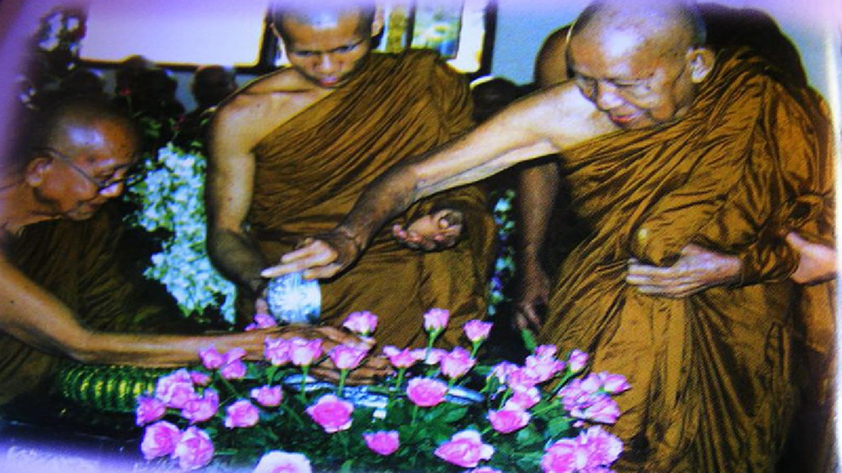 อำนาจธรรมโปรยปรายทั่วภูกิ่ว... หลวงปู่แฟ๊บ อริยสงฆ์ผู้มีจริยวัตรงดงาม จนแม้แต่เทพ เทวดา พญานาค ยังต้องมากราบขอฟังธรรม