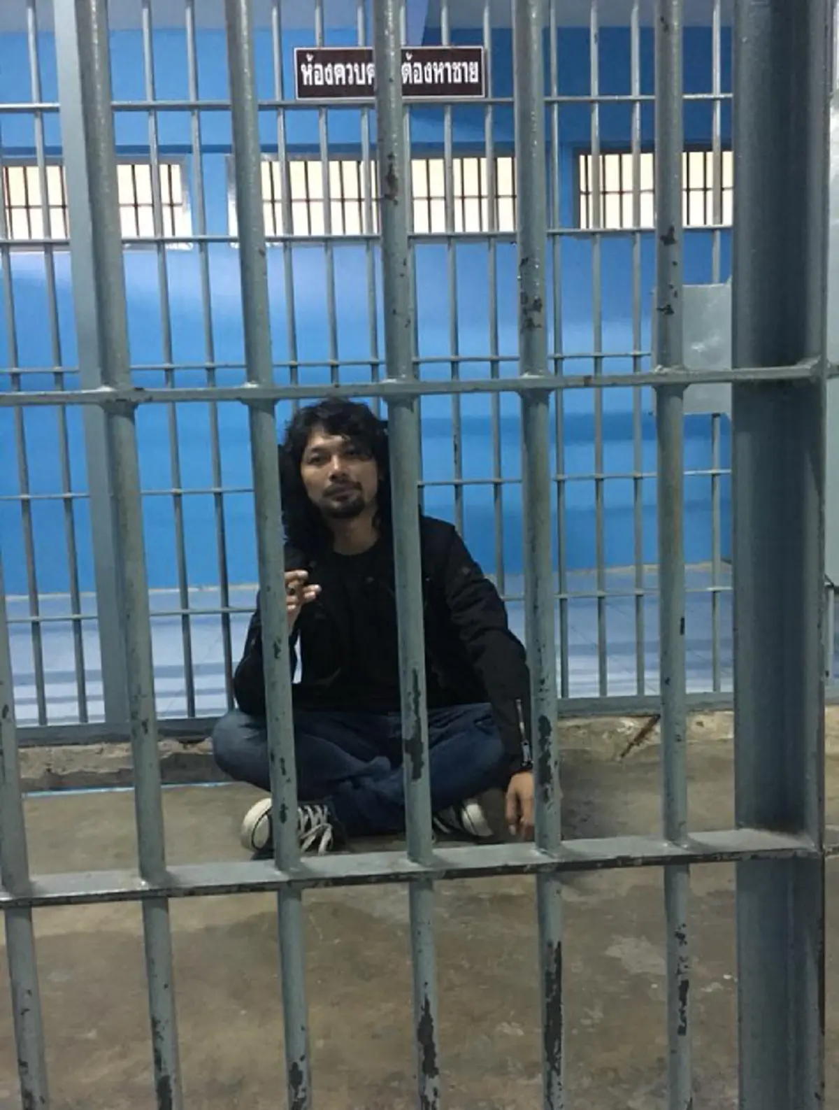 อ้าวๆๆ ถึงผบ.ตร.จนได้!! "เสก โลโซ" ยิงคำถามถึง "พี่แป๊ะ" จับคนยิงปืนขึ้นฟ้าทำเกินเหตุหรือไม่?? อ้างแคปชั่นชวนโดนด่า #เราเป็นพวกเดียวกัน!???