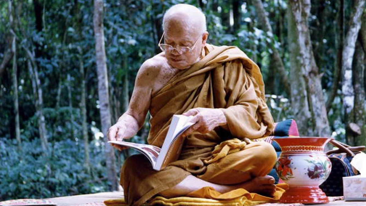 สมฉายา "หลวงปู่ศรีผีย่าน!" ผีร้ายคอยจะเข้าสิงคน ใครเก็บไม้แห้งมาทำฟืน เก็บลูกไม้สุกมากินเป็นโดนผีเข้าทุกราย ร้อนถึง "หลวงปู่ศรี" ต้องมาสยบ