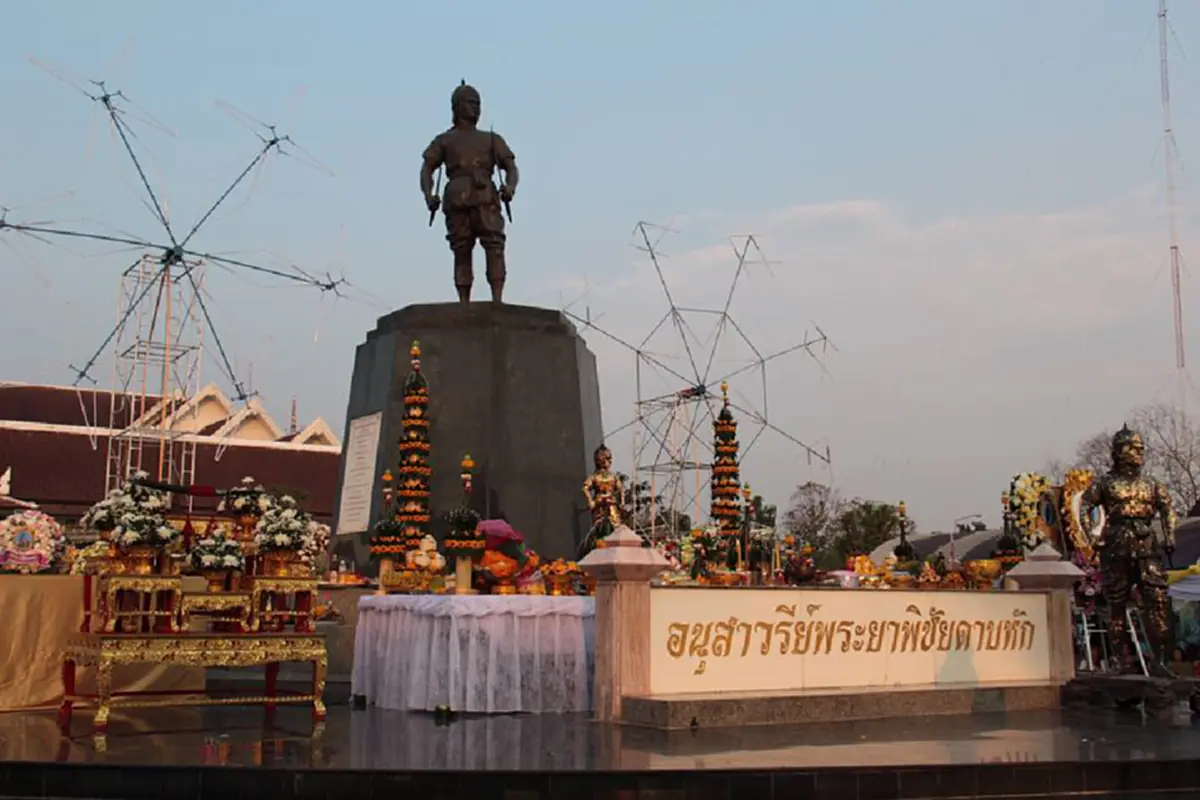 อุตรดิตถ์คึกคัก!! จัดบวงสรวงประจำปี รำลึก ๒๔๕ ปี พ่อพระยาพิชัย สู้ด้วยใจจนดาบหัก! ชวนไปขอพร ๗-๑๖ มค.นี้ (ชมคลิป) !!