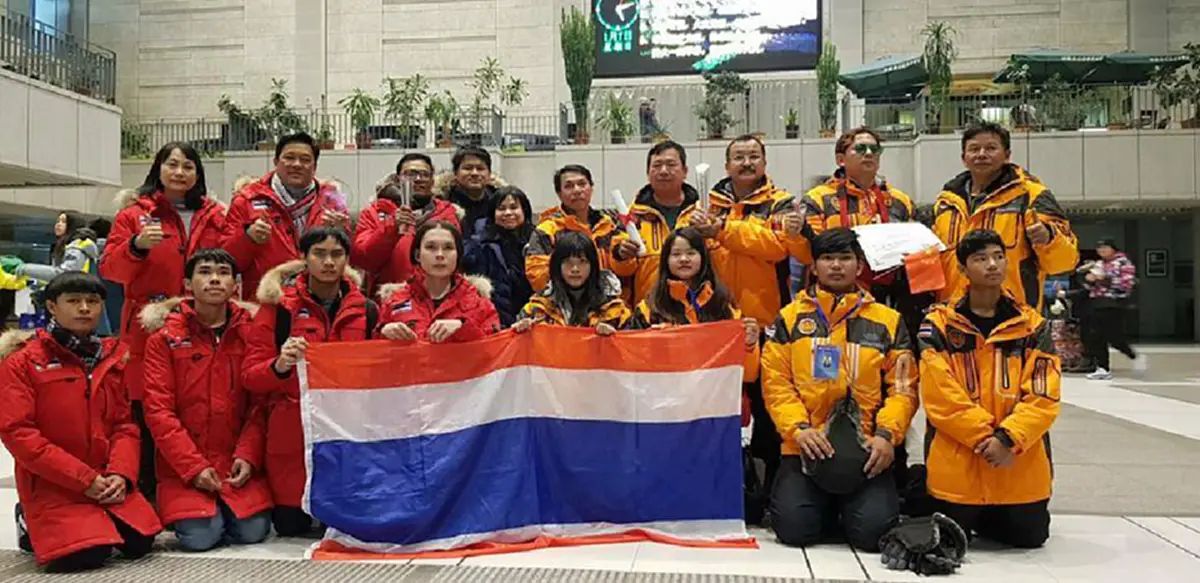 กระหึ่มโลก!! เด็กไทยสุดยอด คว้ารางวัลชนะเลิศการแข่งขันแกะสลักหิมะนานาชาติ ณ ประเทศจีน และเป็นแชมป์สมัยที่9 ของประเทศไทย (คลิป)