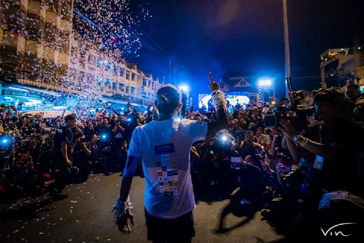 พ่อเสือยิ้มยาก!! "ก้อย" โพสต์สุดซึ้ง..จากก้นบึ้งหัวใจ ถึง2ผู้พิทักษ์ เเห่ง #ก้าว เสียสละร่างกายยอมเจ็บ เป็นเกราะกำบังให้"พี่ตูน"(คลิป,ภาพ)