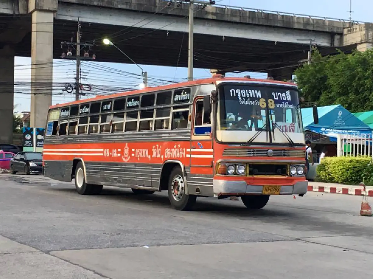 สุดจ๊าบ!!! นั่งกินลมชมวิว "บางลี่-กรุงเทพฯ" รถเมล์หวานเย็นในตำนาน แม้ว่ายุคสมัยเปลี่ยนไป แต่ว่ารถคันนี้ก็ยังคงขับเคลื่อนอยู่