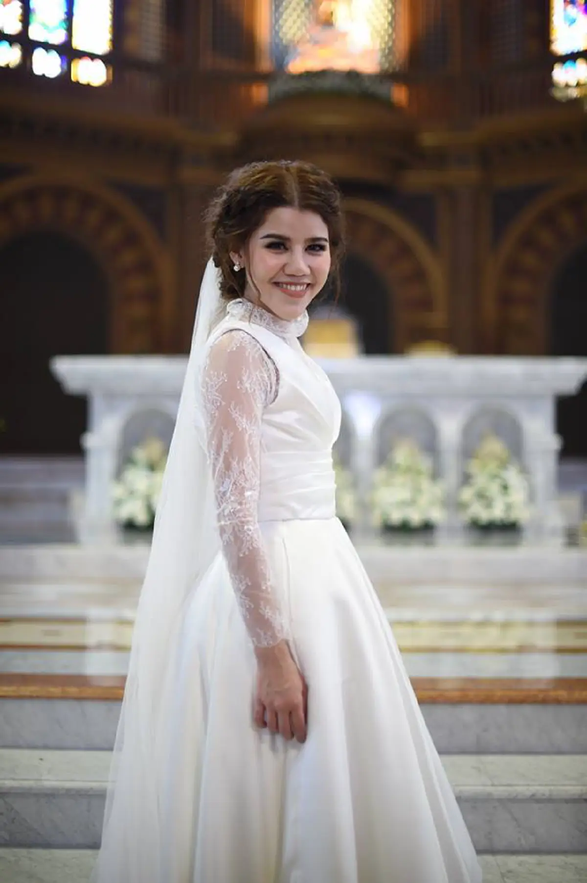 **วิวาห์หวานอีกคู่ !!! "กริช ทอมมัส" ควงแขนแฟนสาวรุ่นลูก "น้องอาลิส" จัดพิธีมงคลสมรสแบบหวานชื่น ! งานนี้ทำเอาชาวเน็ตอิจฉากันถ้วนหน้า