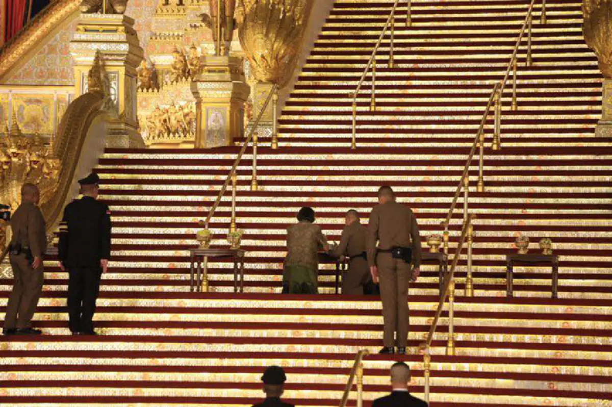 ทรงกราบลาด้วยอาลัย!! สมเด็จพระเทพฯ เสด็จฯวางพวงมาลัยกราบสักการะพระเมรุมาศครั้งสุดท้าย...จากนี้เหลือเพียงความทรงจำ #ธสถิตในใจไทยนิรันดร์