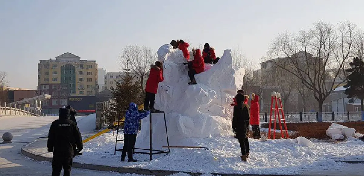 กระหึ่มโลก!! เด็กไทยสุดยอด คว้ารางวัลชนะเลิศการแข่งขันแกะสลักหิมะนานาชาติ ณ ประเทศจีน และเป็นแชมป์สมัยที่9 ของประเทศไทย (คลิป)