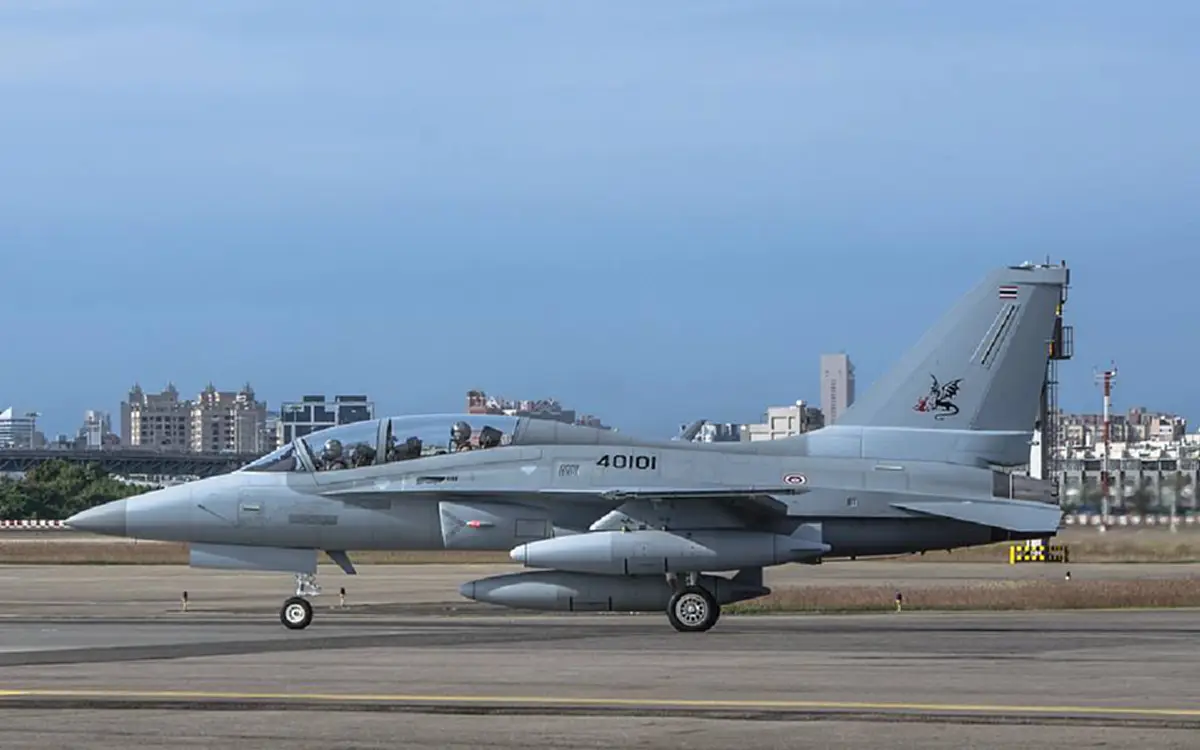 เผยโฉม T-50 TH จากเกาหลีใต้ ส่งถึงไทย วันที่ 11 ม.ค. นี้แน่นอน  พบท่าอากาศยานเกาสง เผยแพร่ภาพ คลิป ขณะแวะพักที่ไต้หวัน (ภาพ คลิป)