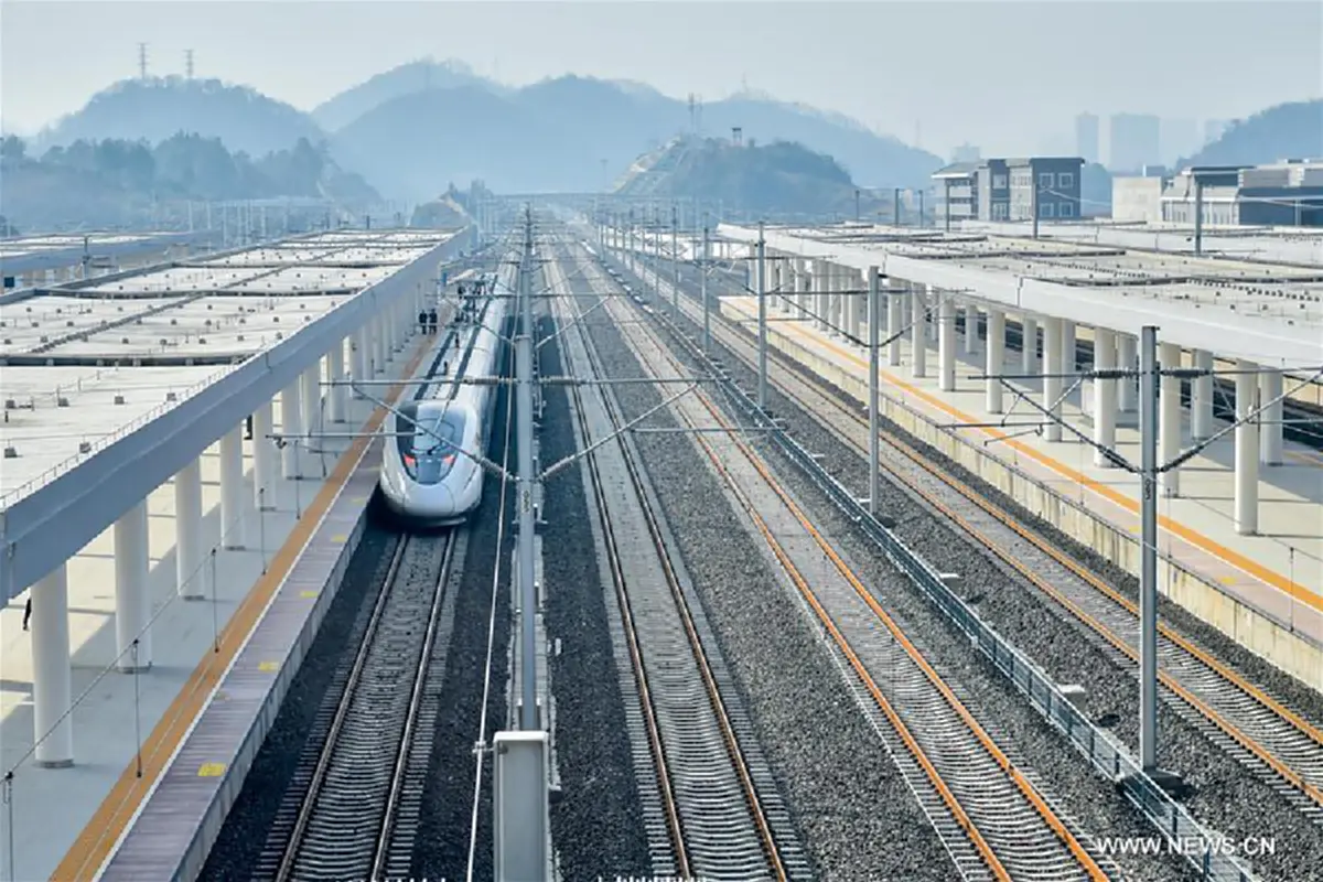 สุดฮือฮา..!! จีนทดสอบทางรถไฟสายใหม่ เชื่อมตะวันตก-ตะวันออก-ตอนใต้ ด้วยความเร็ว 200 กิโลเมตรต่อชั่วโมง!! (รายละเอียด)