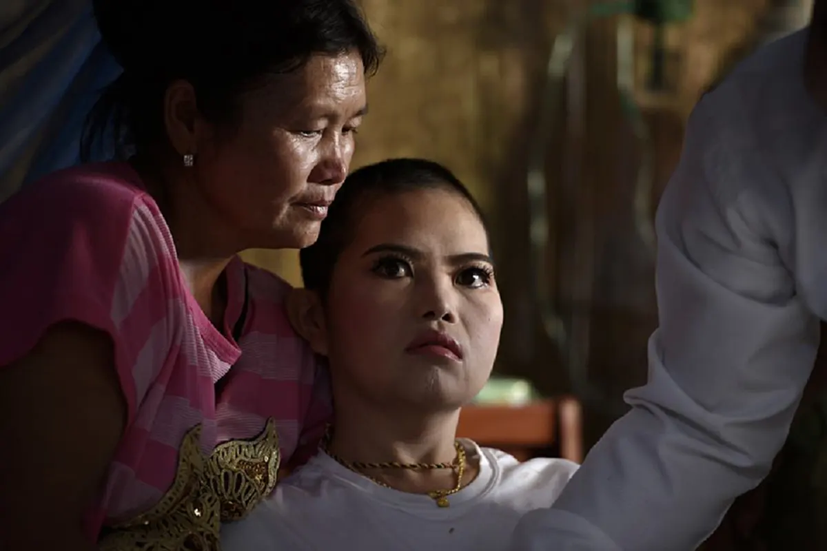 เศร้า..ซึ้ง..ฝันเป็นจริง!! สาวป่วยมะเร็งระยะสุดท้าย สวมชุดเจ้าสาวถ่ายรูปแต่งงาน ชายที่รักเล่าเบื้องหลัง Love Story ทั้งน้ำตา!? (มีคลิป)