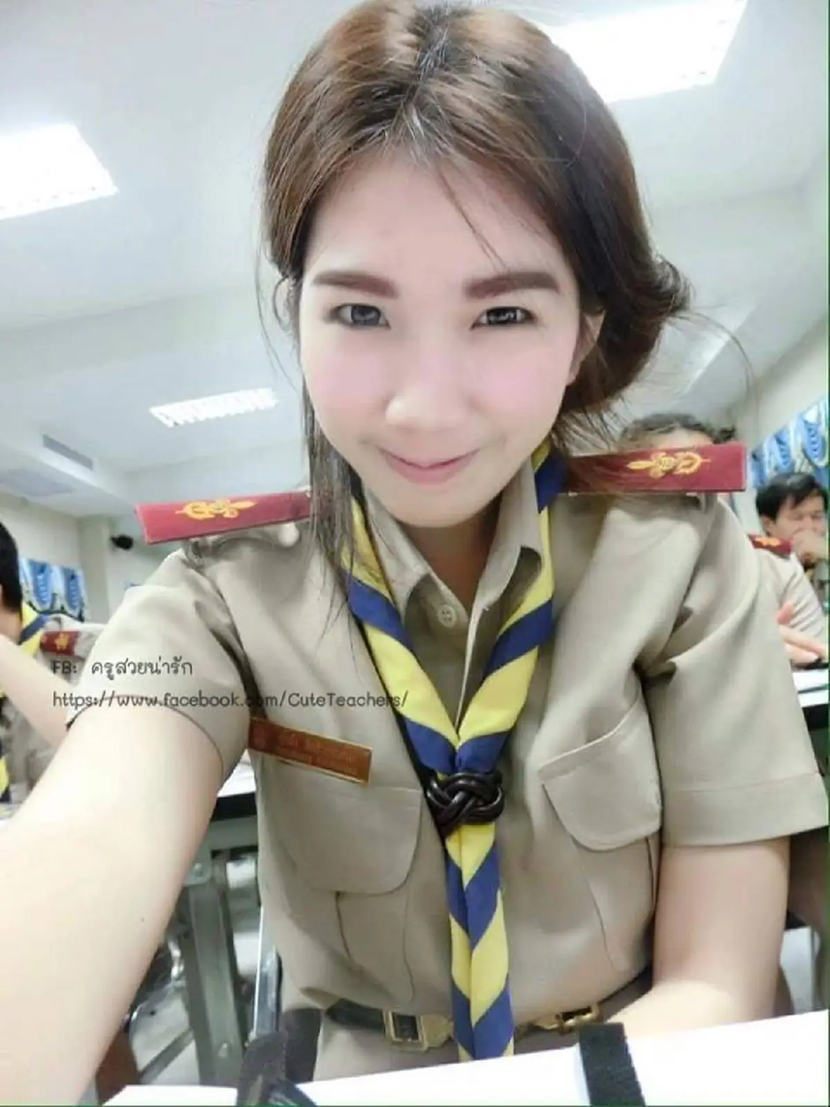 แชร์สนั่นโซเชียล! ต้อนรับ "วันครู" ปี 2561 กับ 20 ภาพ ครูสาวสุดน่ารัก