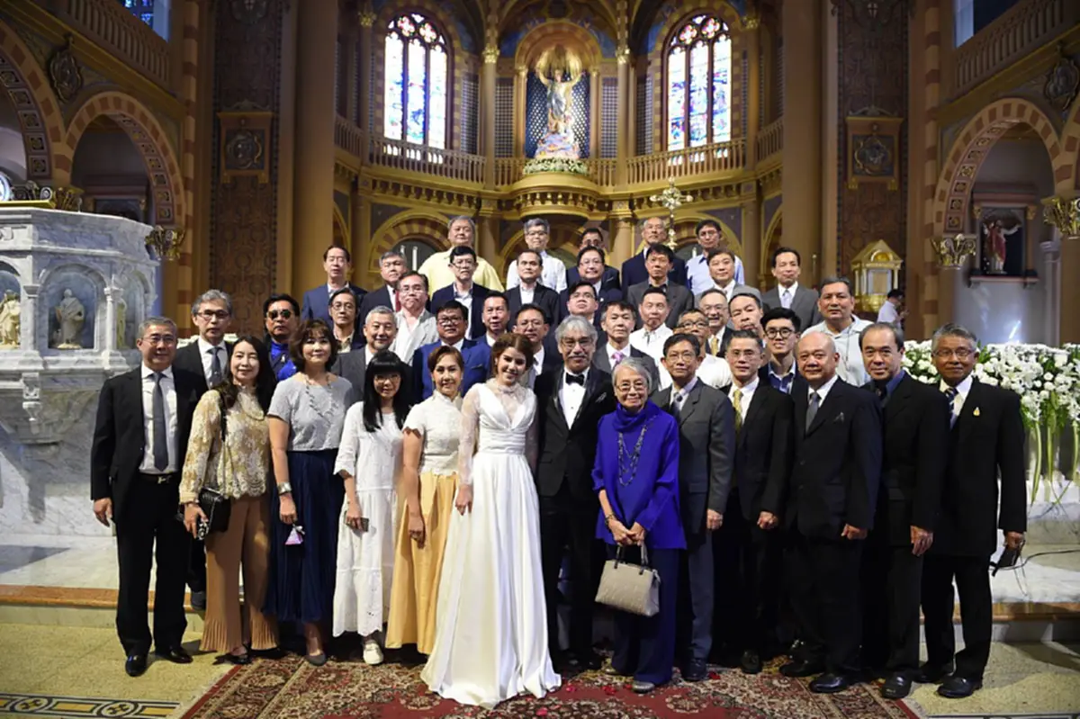 **วิวาห์หวานอีกคู่ !!! "กริช ทอมมัส" ควงแขนแฟนสาวรุ่นลูก "น้องอาลิส" จัดพิธีมงคลสมรสแบบหวานชื่น ! งานนี้ทำเอาชาวเน็ตอิจฉากันถ้วนหน้า