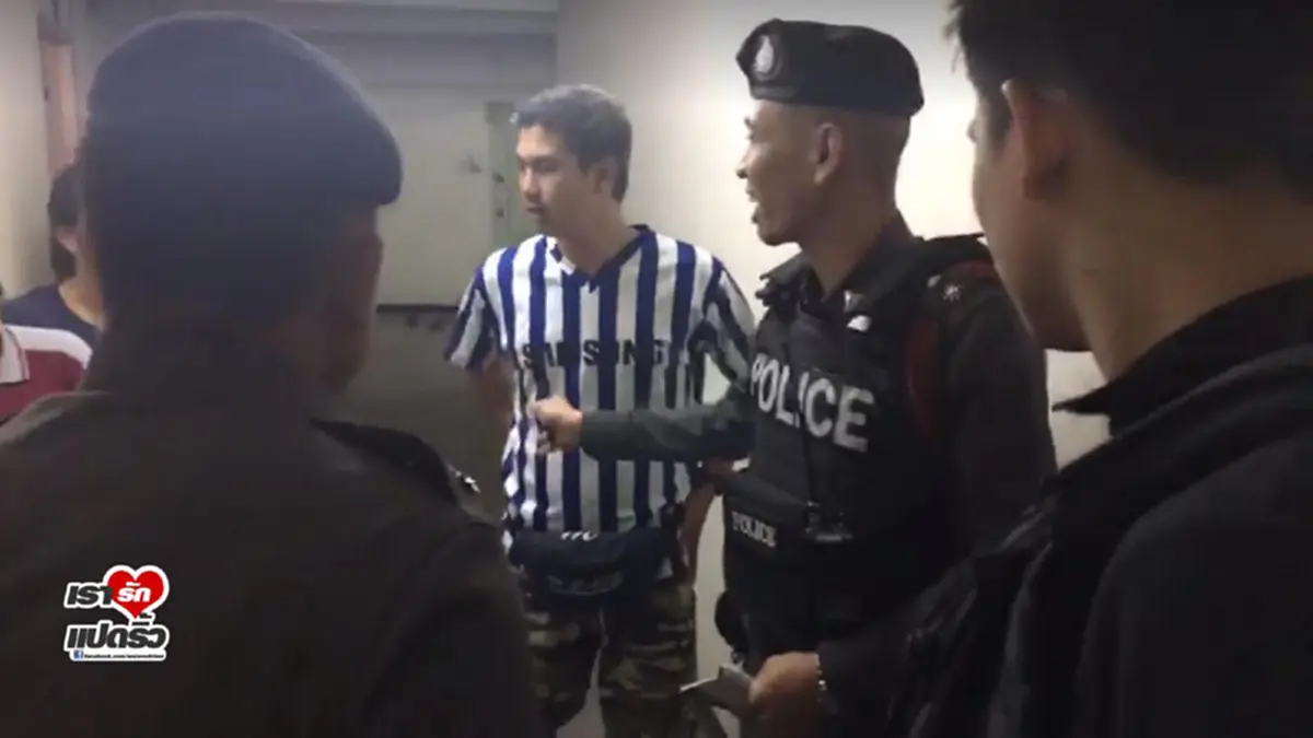 สุดระยำ!!! "รปภ.หนุ่ม" เลือดร้อน ง้อเมียไม่สำเร็จ พกมีด 2 เล่ม บุกกระหน่ำแทงนับสิบแผลเลือดท่วม ชาวบ้านช่วยไล่ล่าส่งตำรวจด่วนๆ!!!