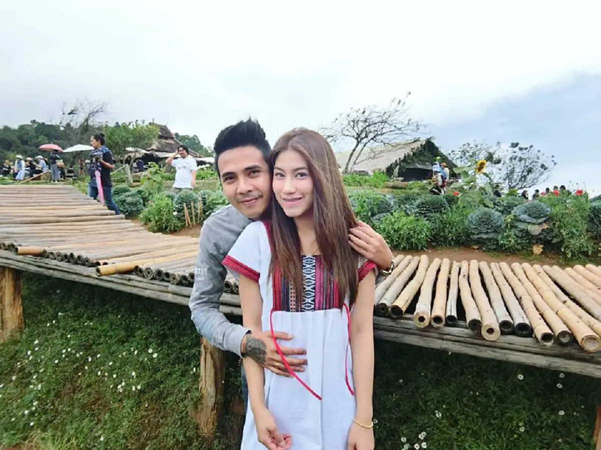 ***เพ่งตาแทบหลุด!!! "แคทตี้" แฟนสาวของ "ปีโป้" แค่โพสต์ภาพลงเฟซบุ๊ก ทำเอาคนทั้งประเทศถึงกับต้องกดไลค์รัวๆ !?