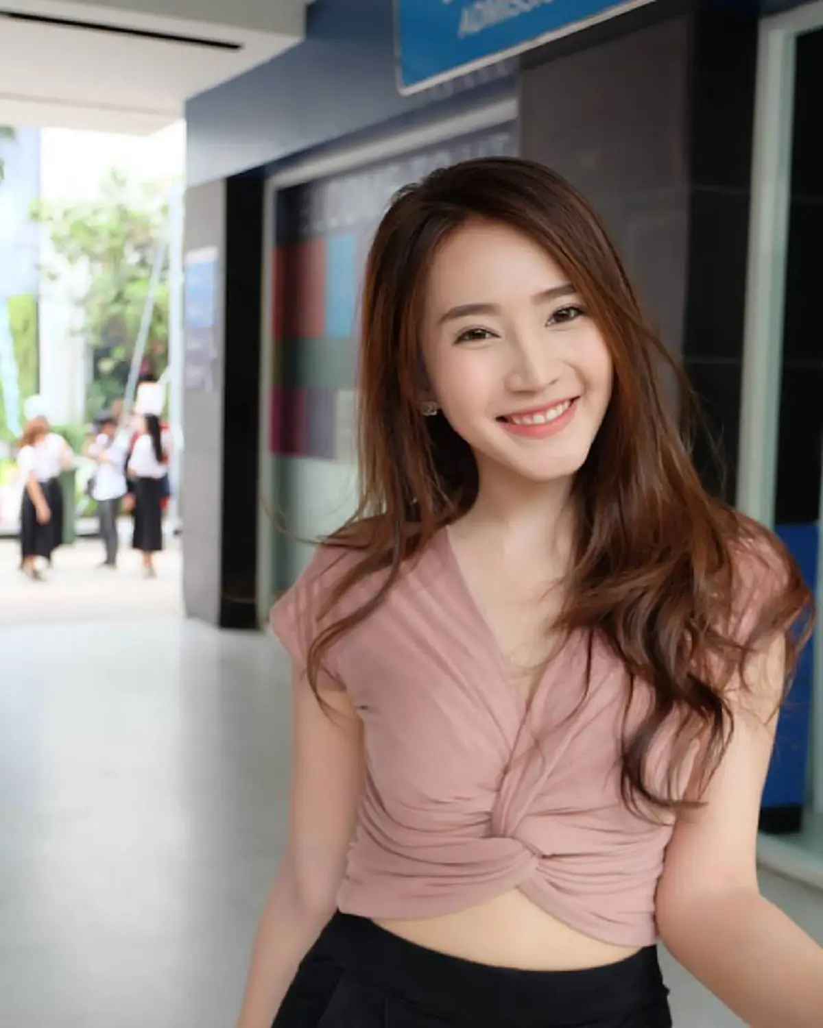 สจ๊วตหนุ่มหลอกสาวขายกระเป๋าแบรนด์เนม จ่ายเงินเป็นแสนได้แค่ลม เหยื่อเรียงคิวเอาผิด