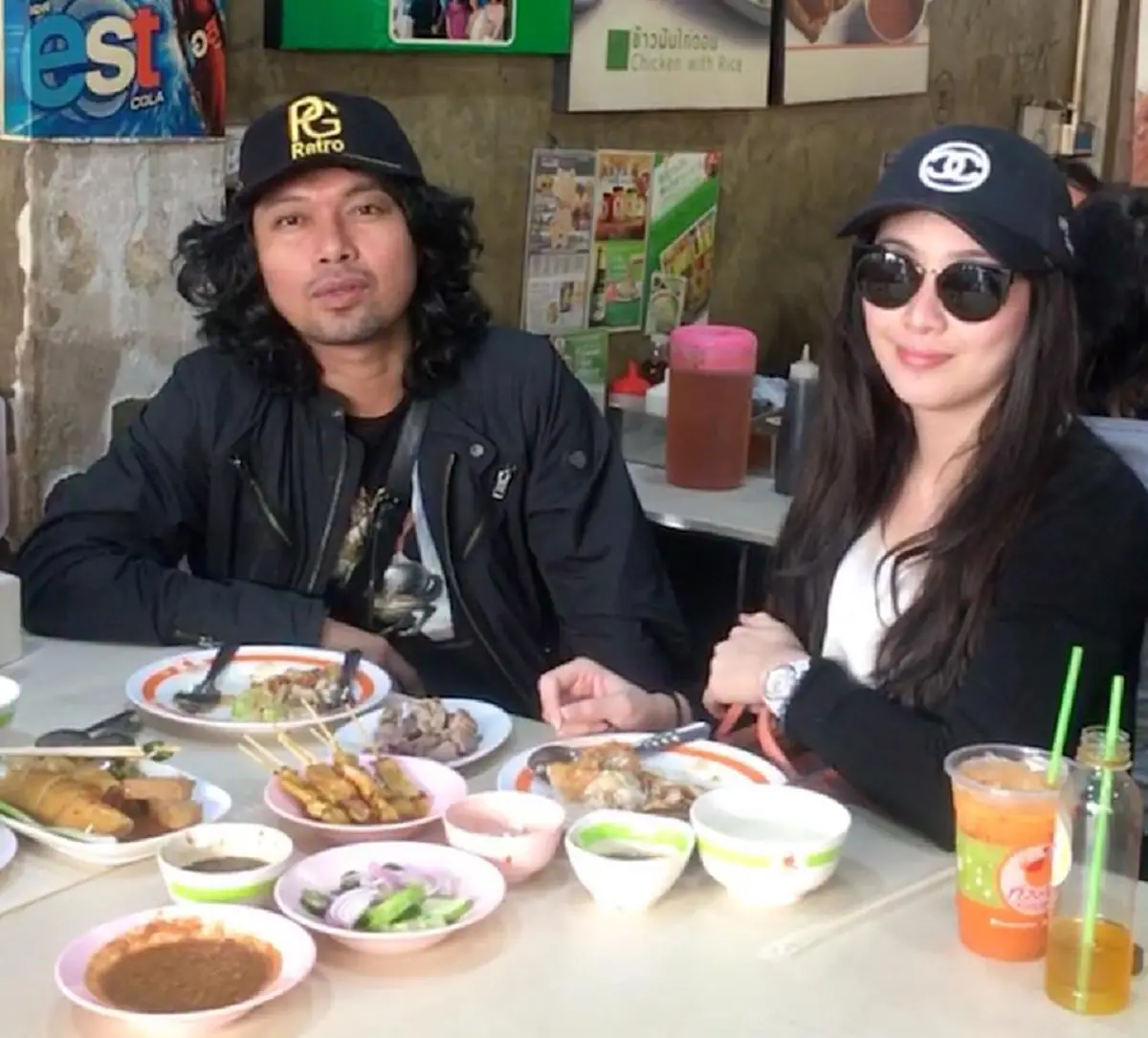 มาอีกแล้ว !! "เสก โลโซ" กับกรณี "ถุยน้ำลายใส่กลุ่มนักข่าว" ล่าสุดอาจเป็นเรื่องเข้าใจผิด