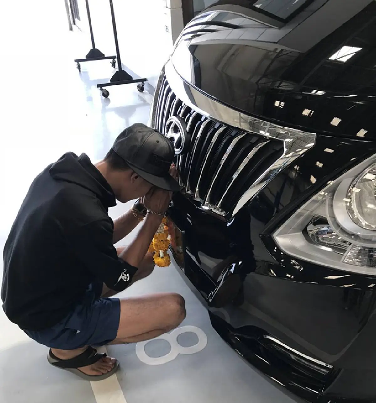 ตรี ชัยณรงค์ ถอยรถใหม่