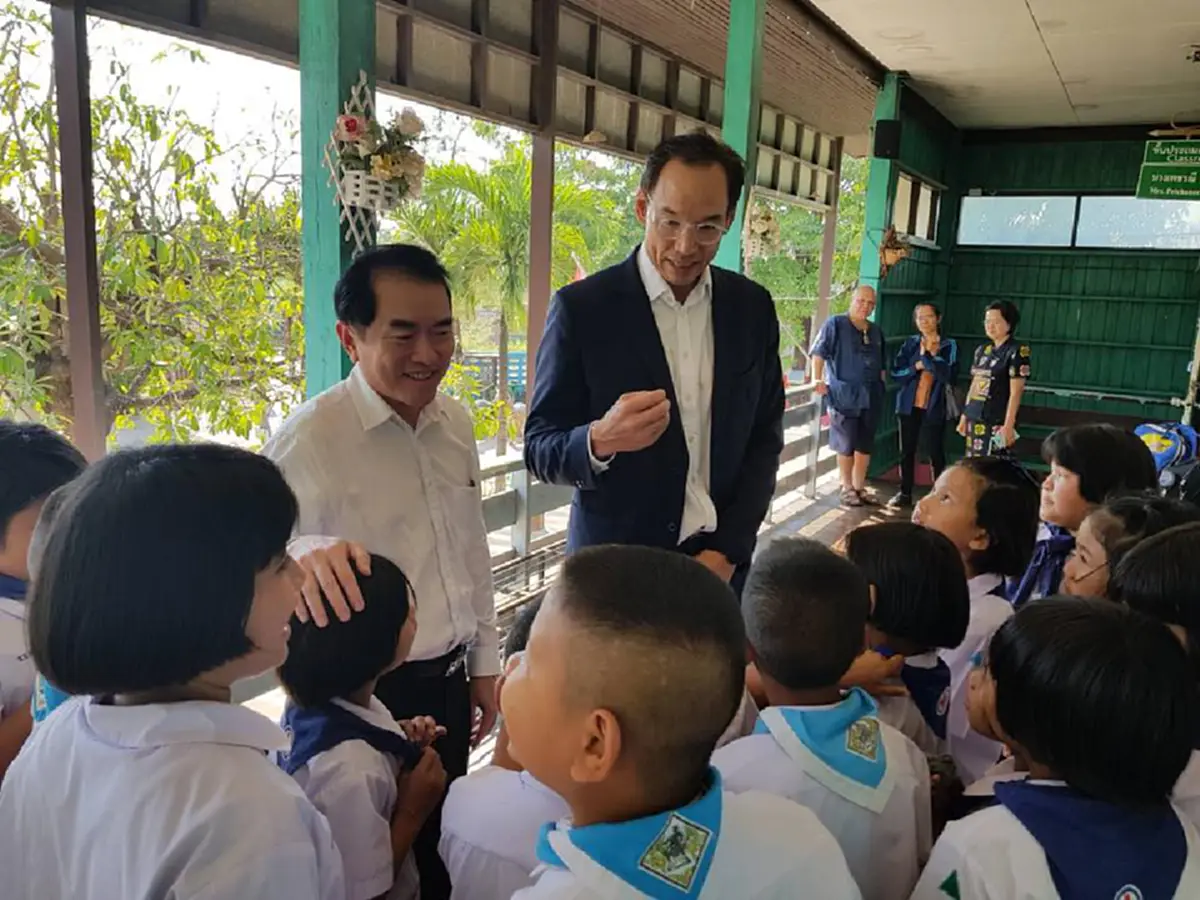 นี่แหล่ะ..ความใจกว้างของ“พล.อ.ประยุทธ์” ขยายโครงการประชาธิปัตย์  ..นโยบายไหนดี พร้อมสนับสนุน ไม่เกี่ยงเรื่องพรรคการเมือง!!