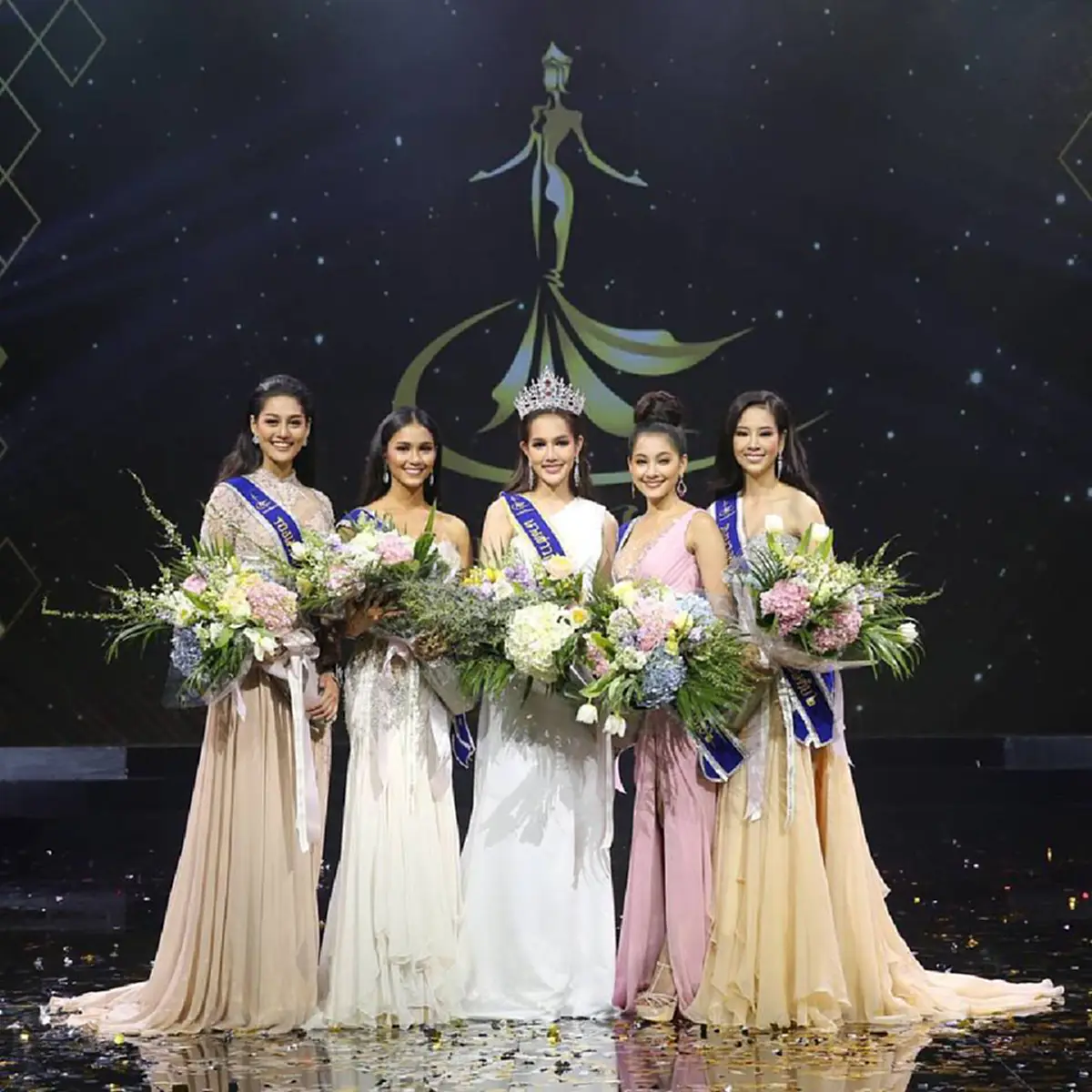 #คนทั้งฮอล์ตะลึงตาค้าง!! เมื่อ รอง1 "นางสาวถิ่นไทยงาม" สวมชุดราตรีขึ้นเวที ซีทรูที่แท้จริง !! (มีคลิป)