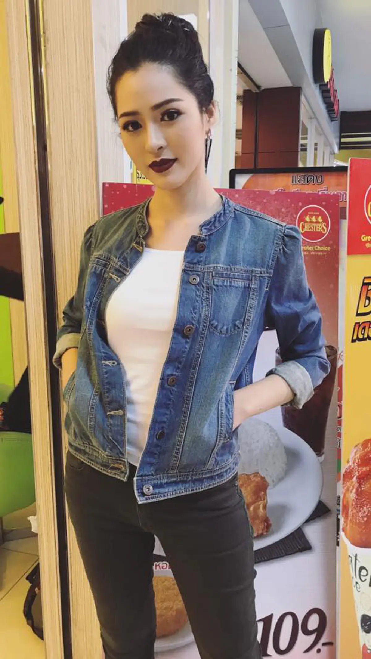 **ผู้ชายทั้งประเทศจ้องกันตาแตก !!! เมื่อนี่คือชีวิต "หลิงหลิง" หลังได้ครองมงกุฎ "นางงามเขาสวนกวาง" คนล่าสุดมากว่า 4 เดือน ! (ภาพ)