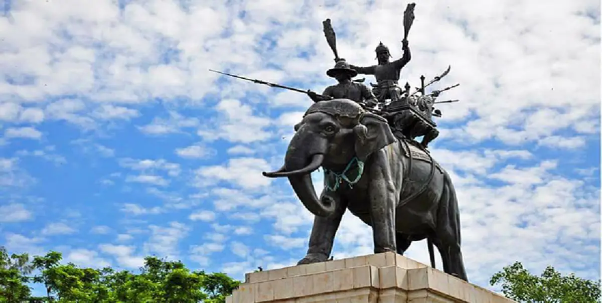 ชัยชนะแห่งแผ่นดินไทย!! ครบรอบ ๔๙ ปี ในหลวงร.๙ เสด็จทรงเปิด "พระบรมราชานุสรณ์ดอนเจดีย์ สมเด็จพระนเรศวรมหาราช" ฉลองชัยชนะในสงครามยุทธหัตถี!!