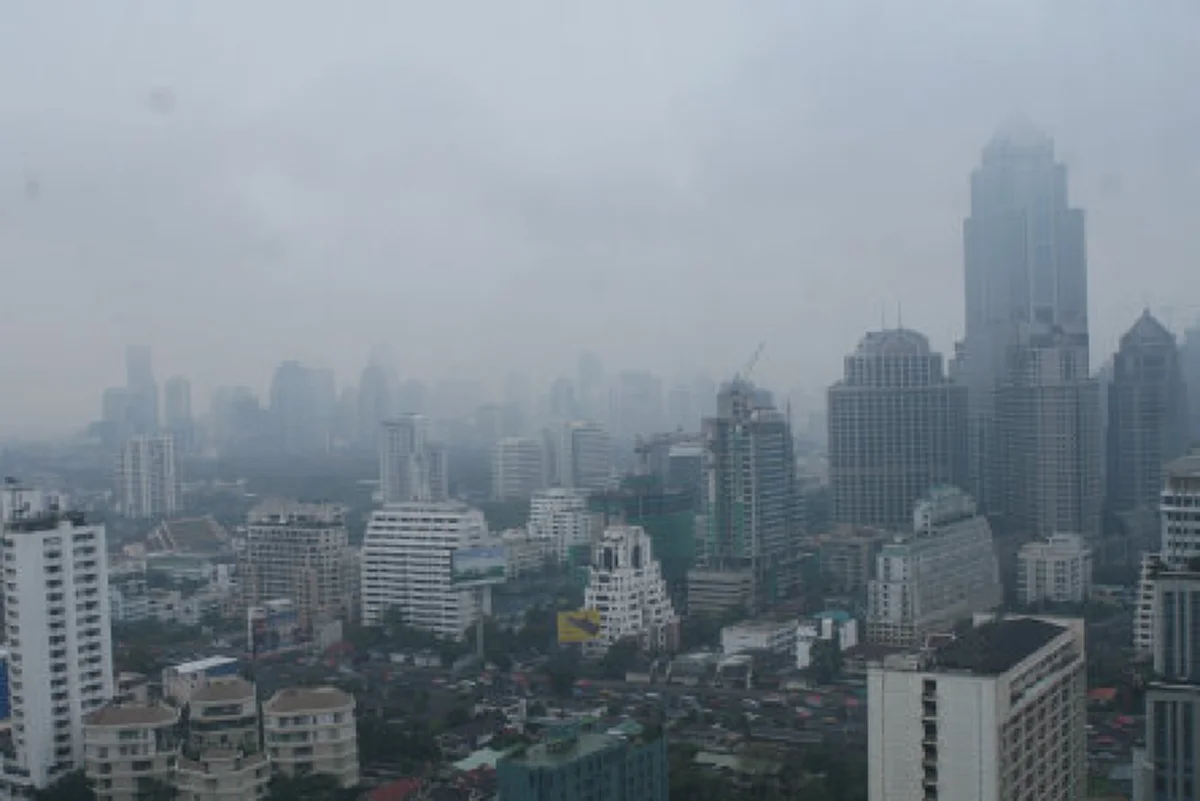 เตรียมเฮกันได้เลย!!! กรมอุตุฯพยากรณ์สภาพอากาศ คนกรุงลุ้นสัมผัสลมหนาวแรงอีก 2 วัน อุณหภูมิลดต่ำสุด18-20 องศา