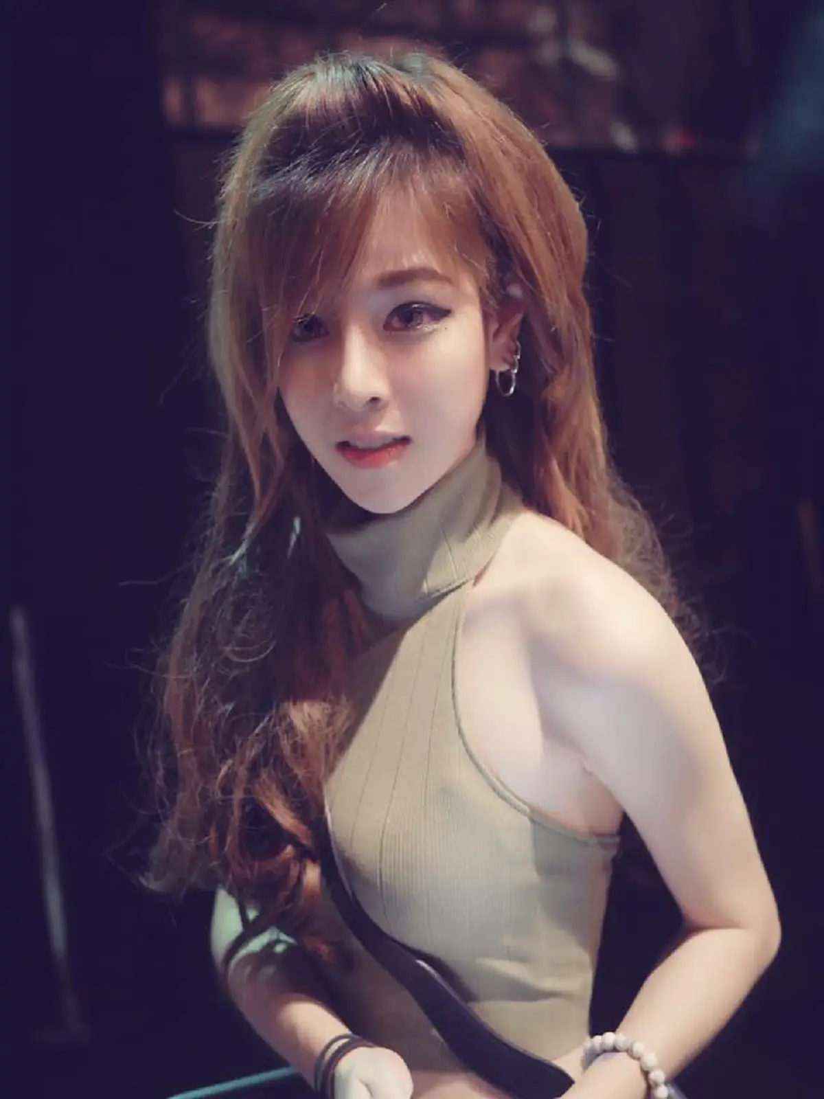 ***แทบไม่เชื่อสายตา !! "น้องแป้ง" สาวหล่อหน้าหวาน ปัจจุบันตัดสินใจเปลี่ยนลุค "แต่งหญิง" งานนี้บอกเลยดีต่อใจหนุ่มๆทั้งประเทศ !?