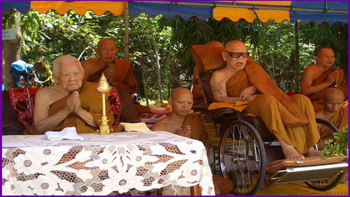“หลวงปู่อ่อนสา” อริยสงฆ์ที่ “หลวงตามหาบัว” ยกย่องว่า “พระอรหันต์อยู่วัดประชาชุมพลพัฒนารามข้างกองบินยังไม่รู้จักไปหา มาบ้านตาดทำไม?