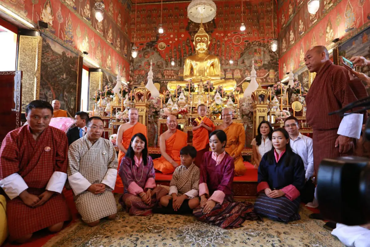 ชาวไทยสุดชื่นใจ! ลามะน้อยหลานกษัตริย์จิกมี แห่งภูฏาน ทรงระลึกชาติได้กว่า 800 ปี เสด็จเยือนวัดสระเกศ สักการะบูชา พระบรมสารีริกธาตุ