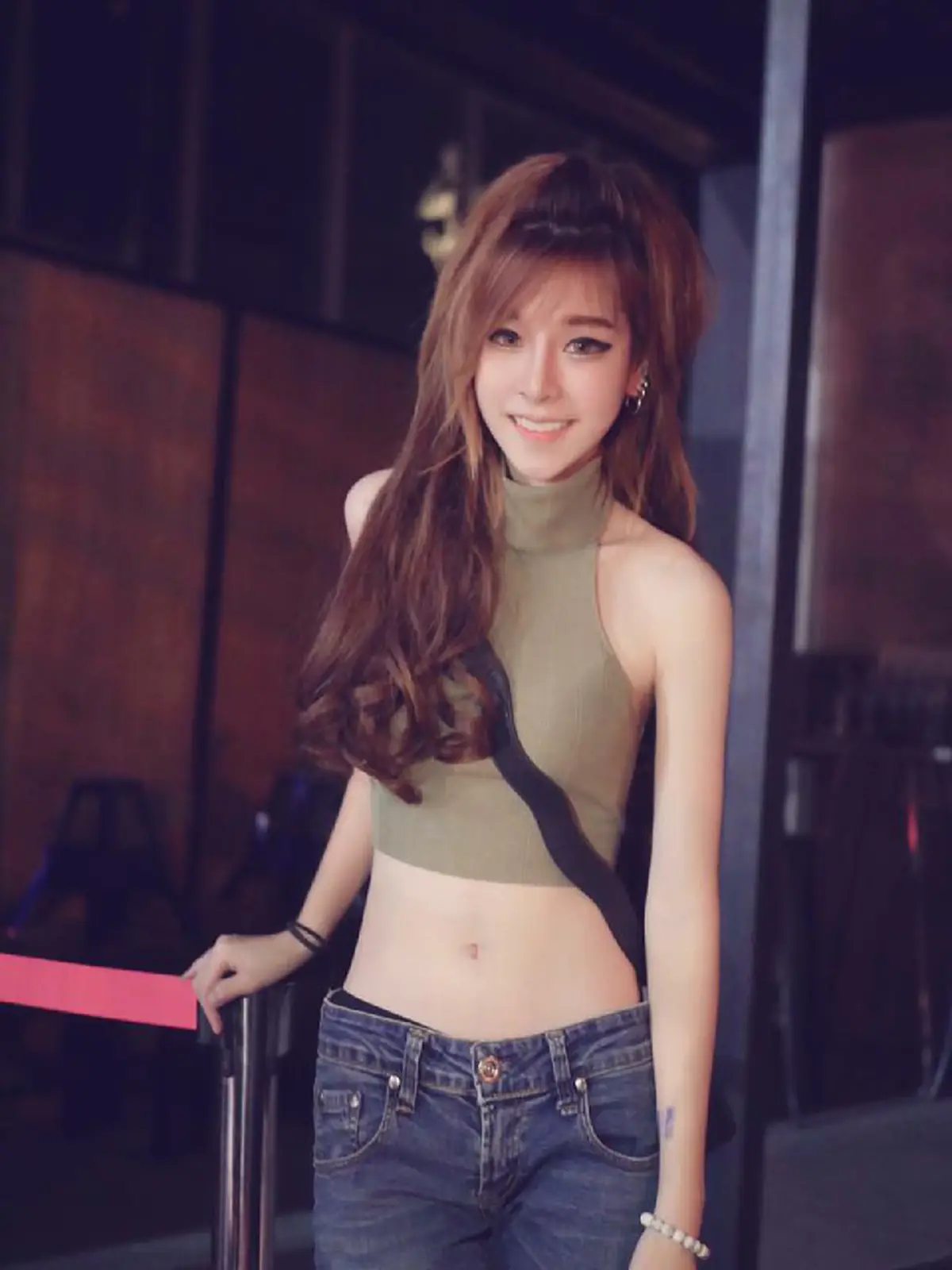 ***แทบไม่เชื่อสายตา !! "น้องแป้ง" สาวหล่อหน้าหวาน ปัจจุบันตัดสินใจเปลี่ยนลุค "แต่งหญิง" งานนี้บอกเลยดีต่อใจหนุ่มๆทั้งประเทศ !?