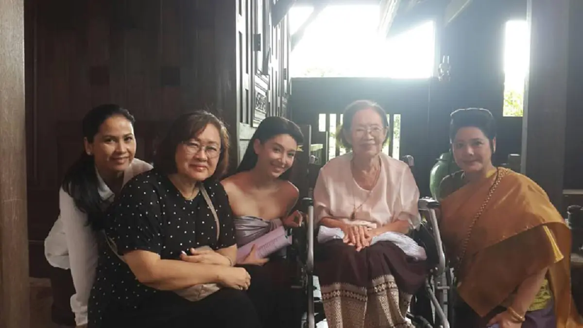 เตรียมอำลาวงการ !! "คุณยายบรรเจิดศรี ยมาภัย" ดาราอาวุโส วัย 91 ปี ..ขอเล่นละคร 3 เรื่องสุดท้ายในชีวิต !! (ชมภาพ)