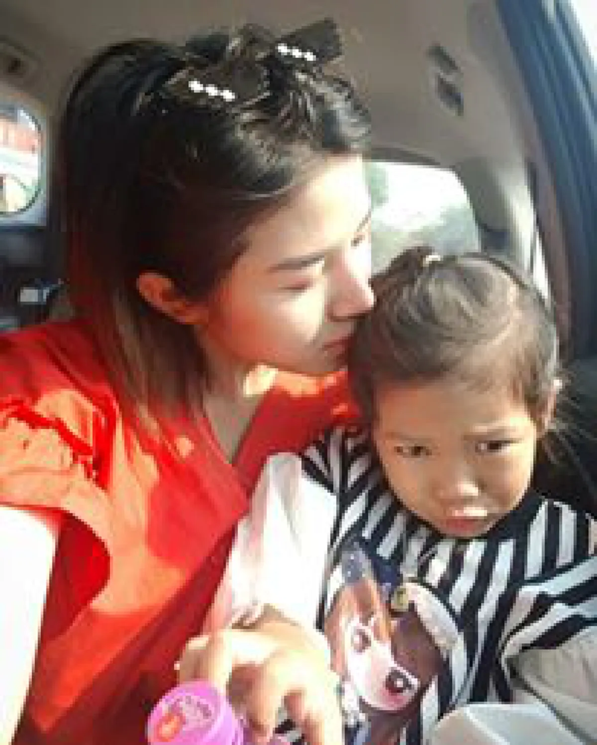 **คนเดียวกันจริงหรอ ??? "น้องอันอัน" สาวเสื้อเหลืองถูกเพื่อนแกล้งให้เต้นนอกรถ ล่าสุดเปลี่ยนไปหนักมากจนหนุ่มๆ มองตาค้างทั้งถนน !