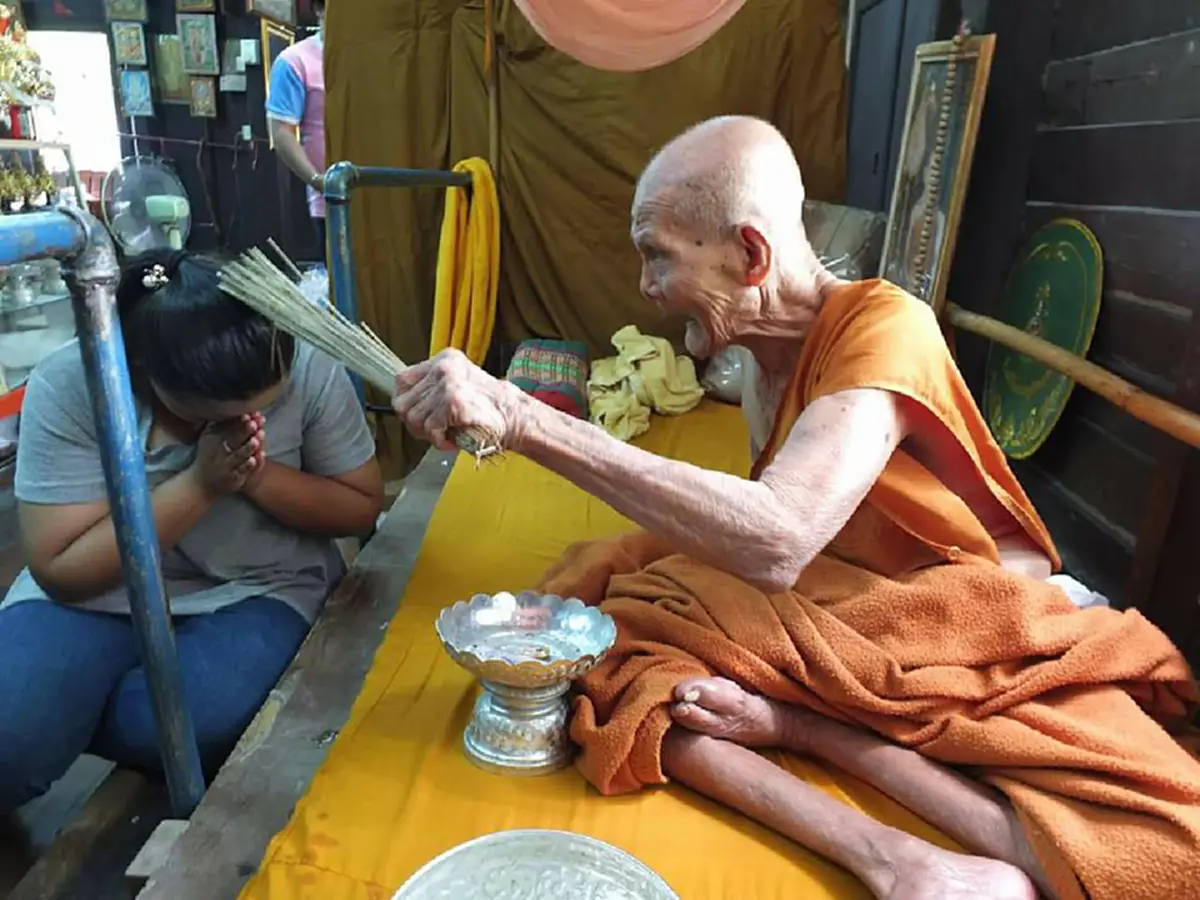 สิ้นแล้วพระเกจิดัง!! "หลวงพ่อพยุงค์ ธมฺมทินโน" เกจิดังเมืองสระบุรี บรมครูพ่อปู่เพชรฉลูกัณฑ์ ละสังขารอย่างสงบ สิริอายุ ๘๙ ปี ๖๗ พรรษา