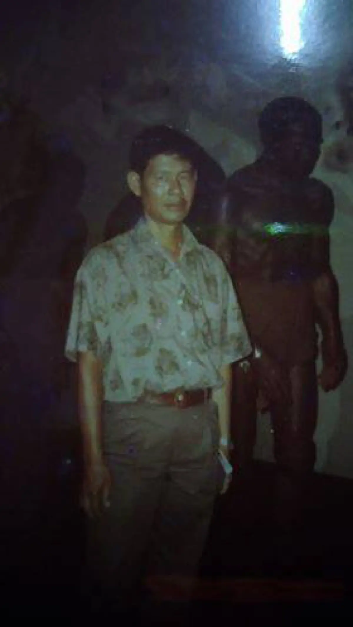 หนีไม่พ้นหรอกกรรมเวร!! เรื่องจริงน่าเศร้าจากครอบครัวนักล่าฆ่า"วัวกระทิง"อ่านจบ เห็นภาพชะตาชีวิตเจ้าสัวรัวปืนยิงเสือดำคงไม่ต่างกัน?