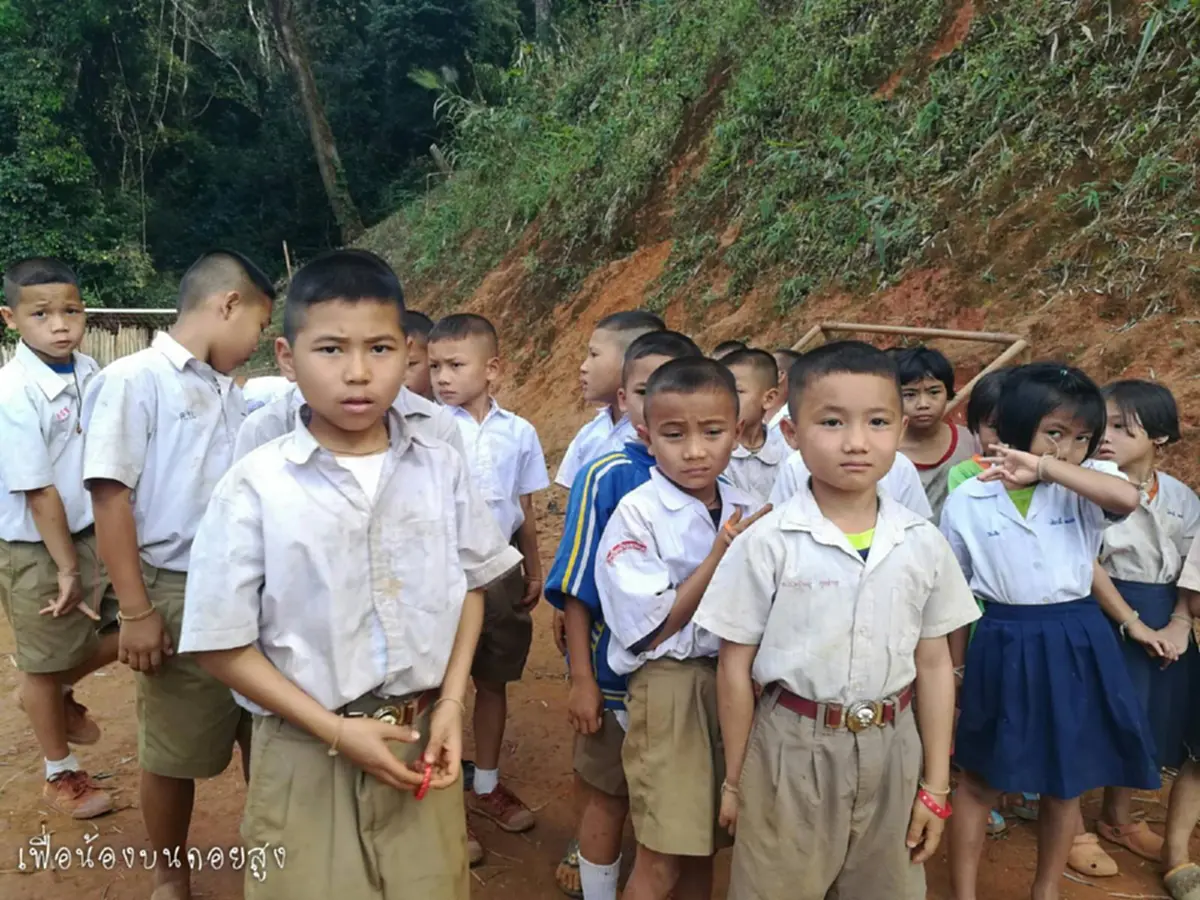 แชร์บอกบุญ! ขอรับบริจาค เสื้อผ้า เด็ก-ผู้ใหญ่ ชุดนักเรียนใช้แล้วสภาพดี อุปกรณ์กีฬา สื่อการเรียน เพื่อมอบให้กับเด็กๆที่อาศัยอยู่บนดอยสูง