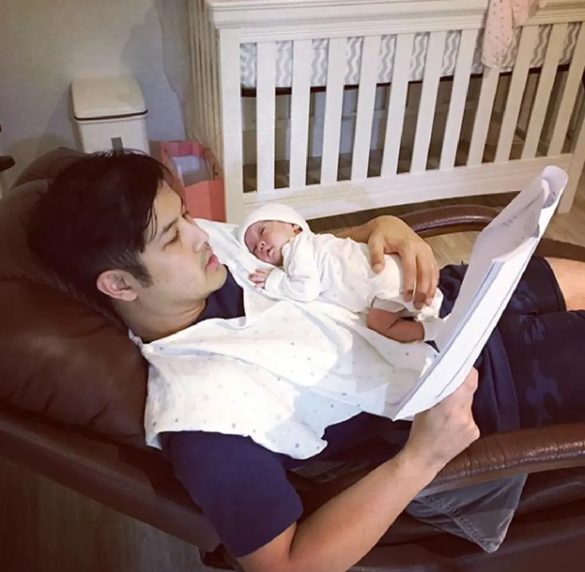 เอ็นดูหนักมาก!!! ส่องภาพลูกสาว "เติ้ล ตะวัน" หลังออกจากตู้อบ แม้ตัวจิ๋ว..แต่ใจแจ๋ว งานนี้แฟนคลับกดไลค์รัว สมัครเป็นFCเพียบ!? (ชมคลิป)