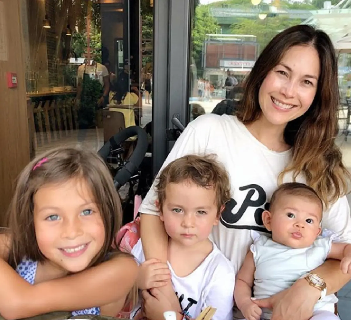 ฟังกันชัดๆ เมื่อสามีของ "พอลล่า" โชว์พูดภาษาไทยจัดเต็ม ไม่มีเขินกล้อง แถมตอนจบยิ่งน่ารักมาก