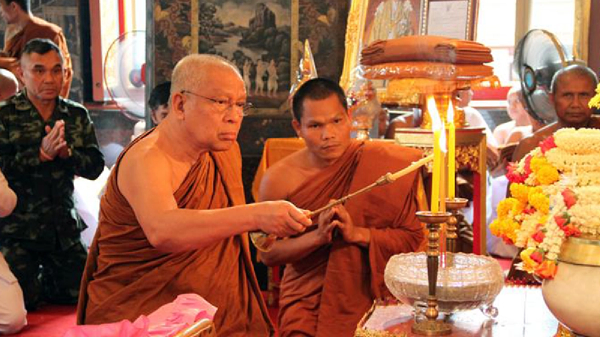 รู้กันยัง!... ทำไมพระวัดพระธรรมกายจึงห่มดอง? ”สิริอัญญา“ ไขข้อสงสัยไว้ให้ (เชิญอ่าน)