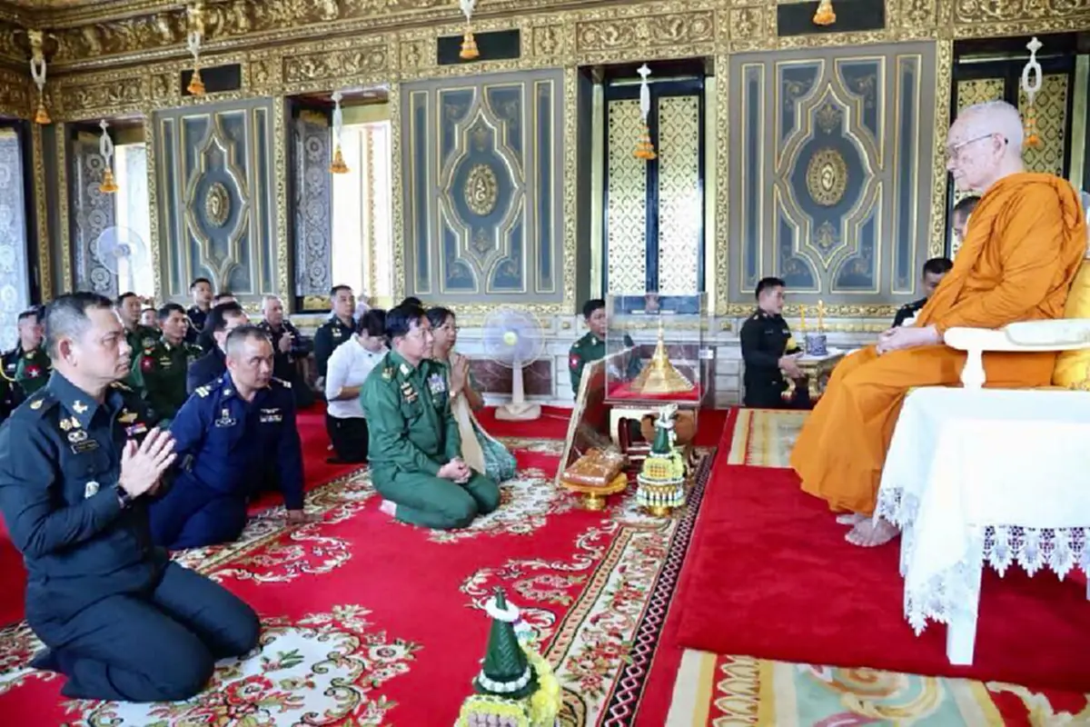 "บิ๊กต๊อก"เข้าเฝ้า พระสังฆราชฯ ขอประทานพรหลัง รับพระราชทาน เครื่องราชย์อิสริยาภรณ์!!!