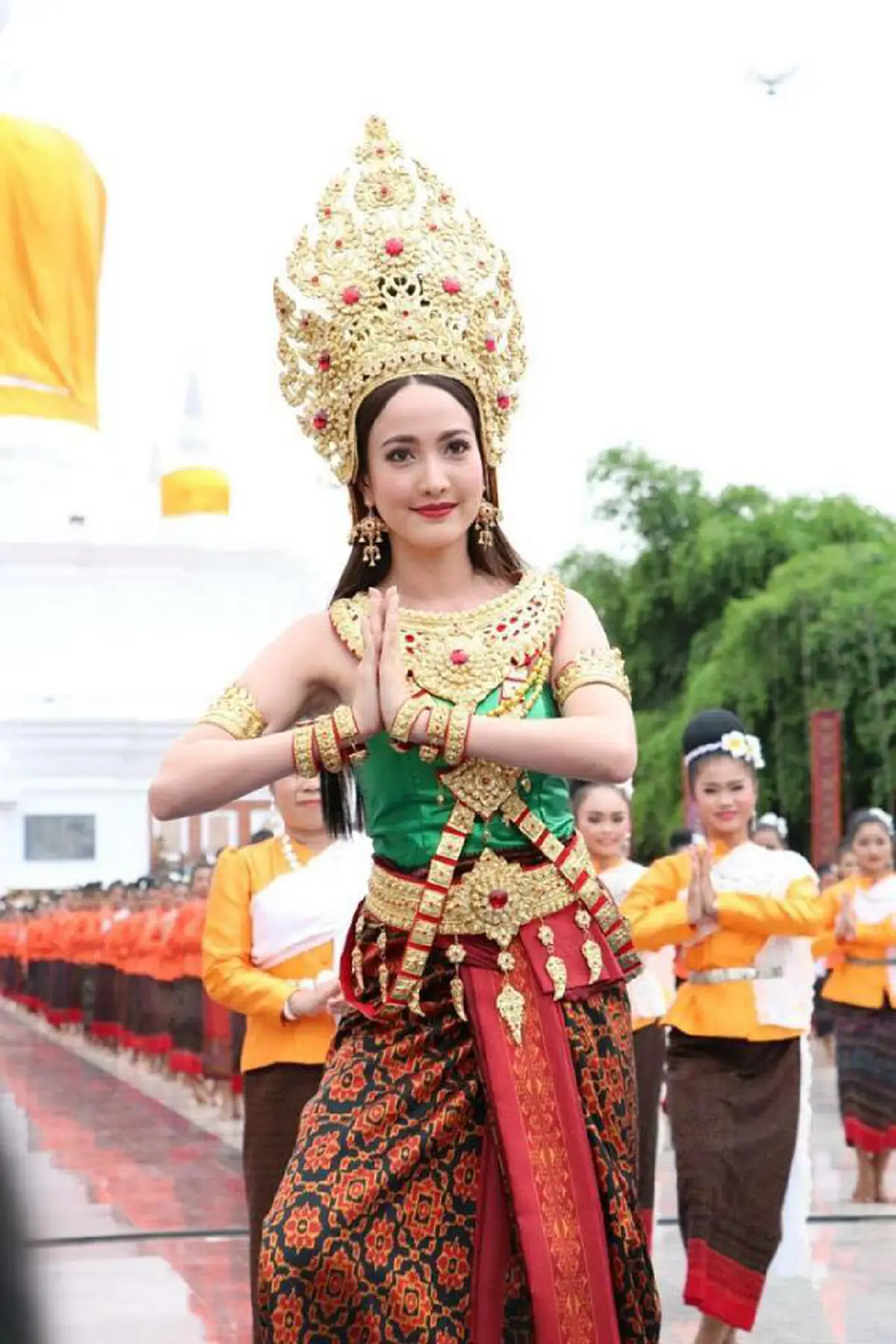 สุดงดงามและยิ่งใหญ่!! "แต้ว ณฐพร" นางเอกดังจากละคร "นาคี" รำบวงสรวงงานนมัสการพระบรมธาตุนาดูน ประจำปี 2561 ที่ อ.นาดูน จ.มหาสารคาม (คลิป)