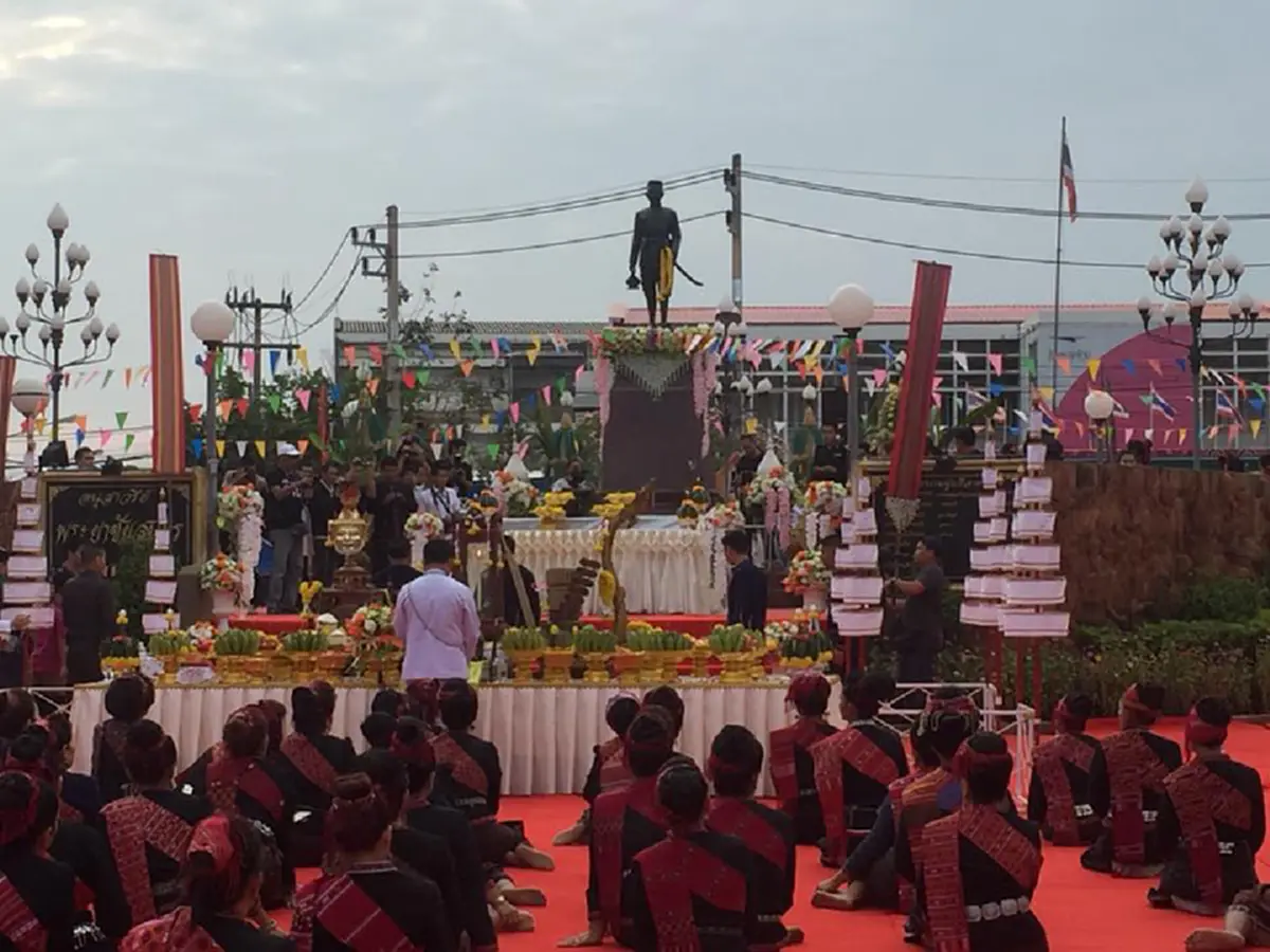 ฉลอง ๒๒๔ ปี !! เมืองกาฬสินธุ์..จัดพิธีบวงสรวงอนุสาวรีย์พระยาชัยสุนทร เจ้าเมืองพระองค์แรก ร่วมน้อมรำลึกถึงบรรพชนที่สร้างเมืองกาฬสินธุ์ (คลิป)