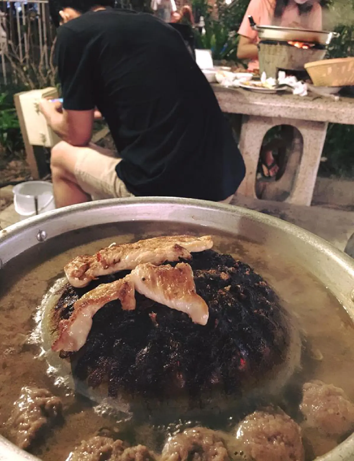 โดนใจทั้งโซเชียล!!! หนุ่มโพสต์ เตือนใจคู่รัก!! เวลากินหมูกะทะอย่าทำอย่างนี้!!!