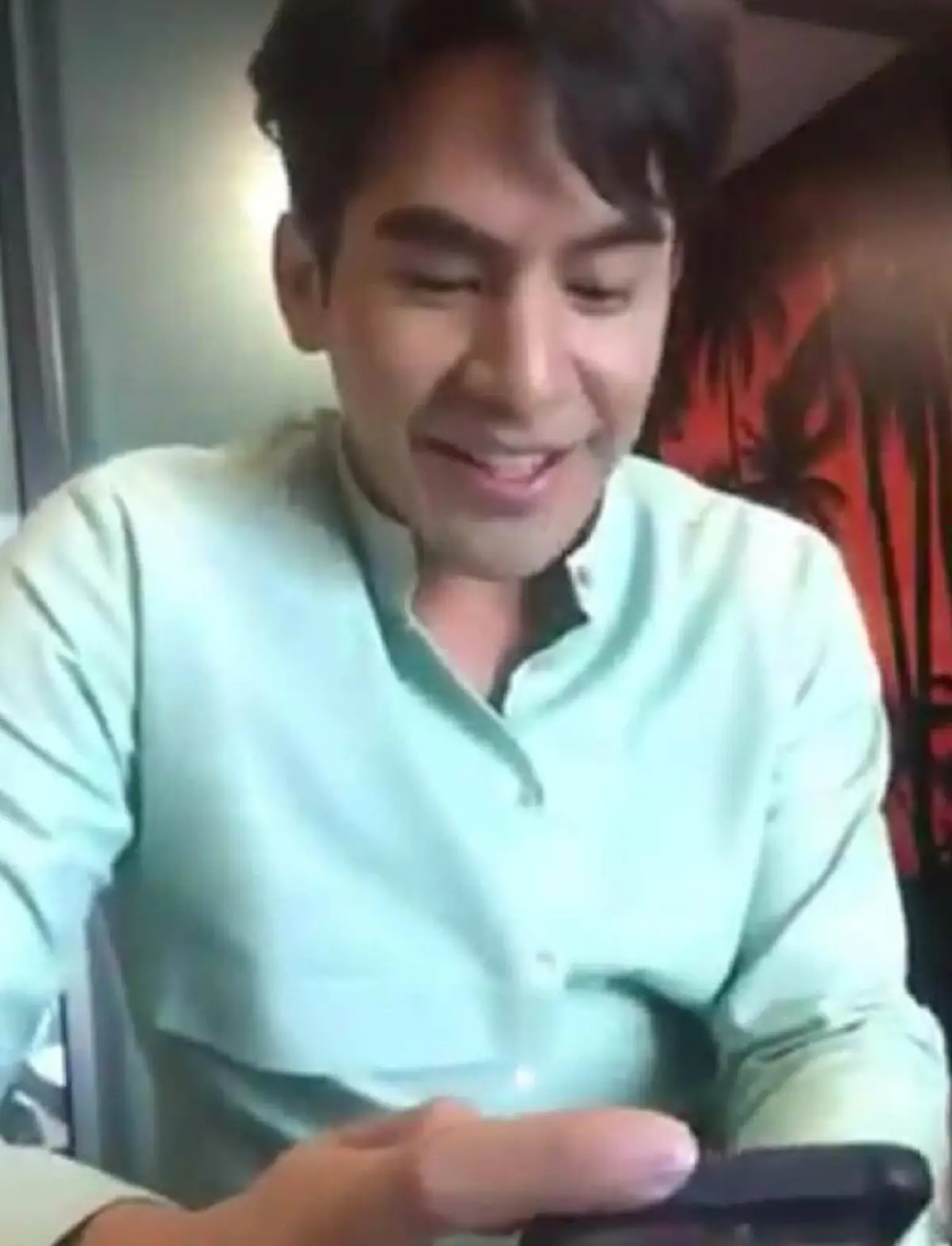 ฟังวนไป!! พี่หมื่นโป๊ป ธนวรรธน์ Cover เพลงฮิตอ้อนแฟนคลับ เสียงเพราะไม่แพ้ต้นฉบับ (คลิป)