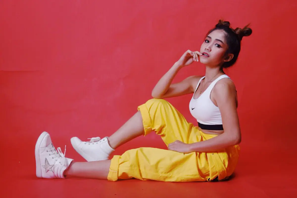 **"น้องแก้มใส" นักร้องหน้าใหม่ แห่งค่าย "ไหทองคำ" คนล่าสุด ทั้งสวย - แซบ ครบเครื่อง ! ไม่แพ้เบอร์ 1 อย่าง "ลำไย" ! (ชมภาพ)