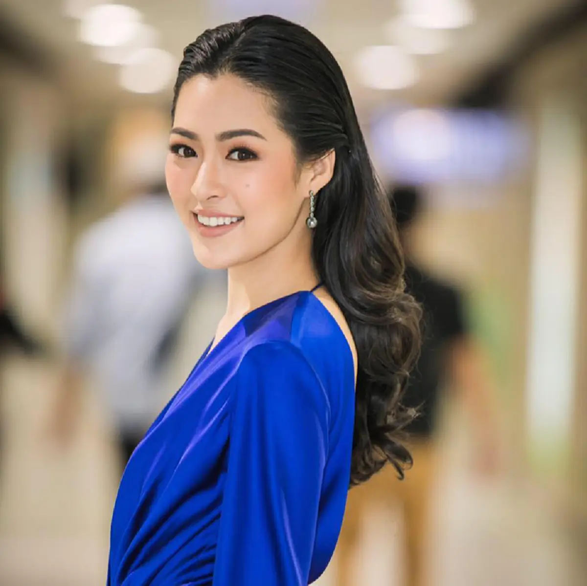 **ผู้ชายทั้งประเทศจ้องกันตาแตก !!! เมื่อนี่คือชีวิต "หลิงหลิง" หลังได้ครองมงกุฎ "นางงามเขาสวนกวาง" คนล่าสุดมากว่า 4 เดือน ! (ภาพ)