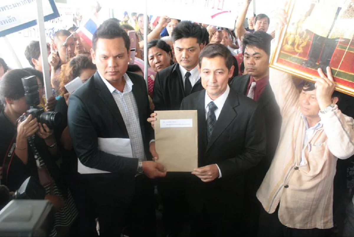 แบบนี้หรือที่ กสทช.ว่าเป็น คนไม่จงรักภักดี : “สนธิญาณ” ผู้ก่อตั้งเครือข่ายปกป้องสถาบันฯ ปราบปรามพวกล้มเจ้า