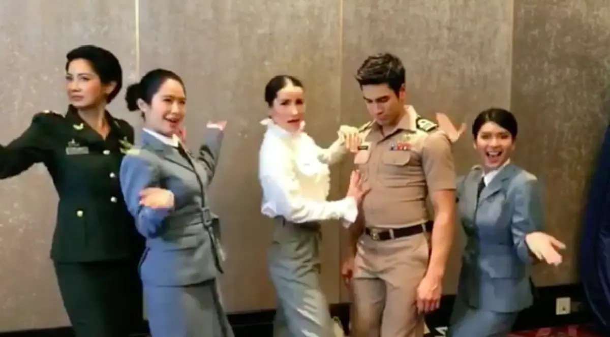 ในรอบ 21 ปี !! "ป๊อป อารียา" หวนคืนวงการเล่นละครรับบทแม่ ณเดช อายุเลข 4 แต่ยังสวยเป๊ะหุ่นปัง