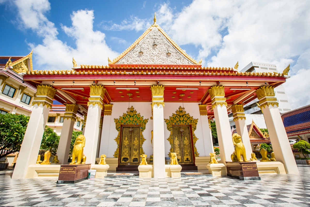 อิทธิฤทธิ์สยบโจร!! "กุมารหิรัญวงศ์" โจรใจบาปแอบฉกสร้อยทอง รีบฟ้องเจ้าอาวาส จับได้ทันควัน ให้โชค ให้ลาภ จนของมีค่าเต็มศาลา!!