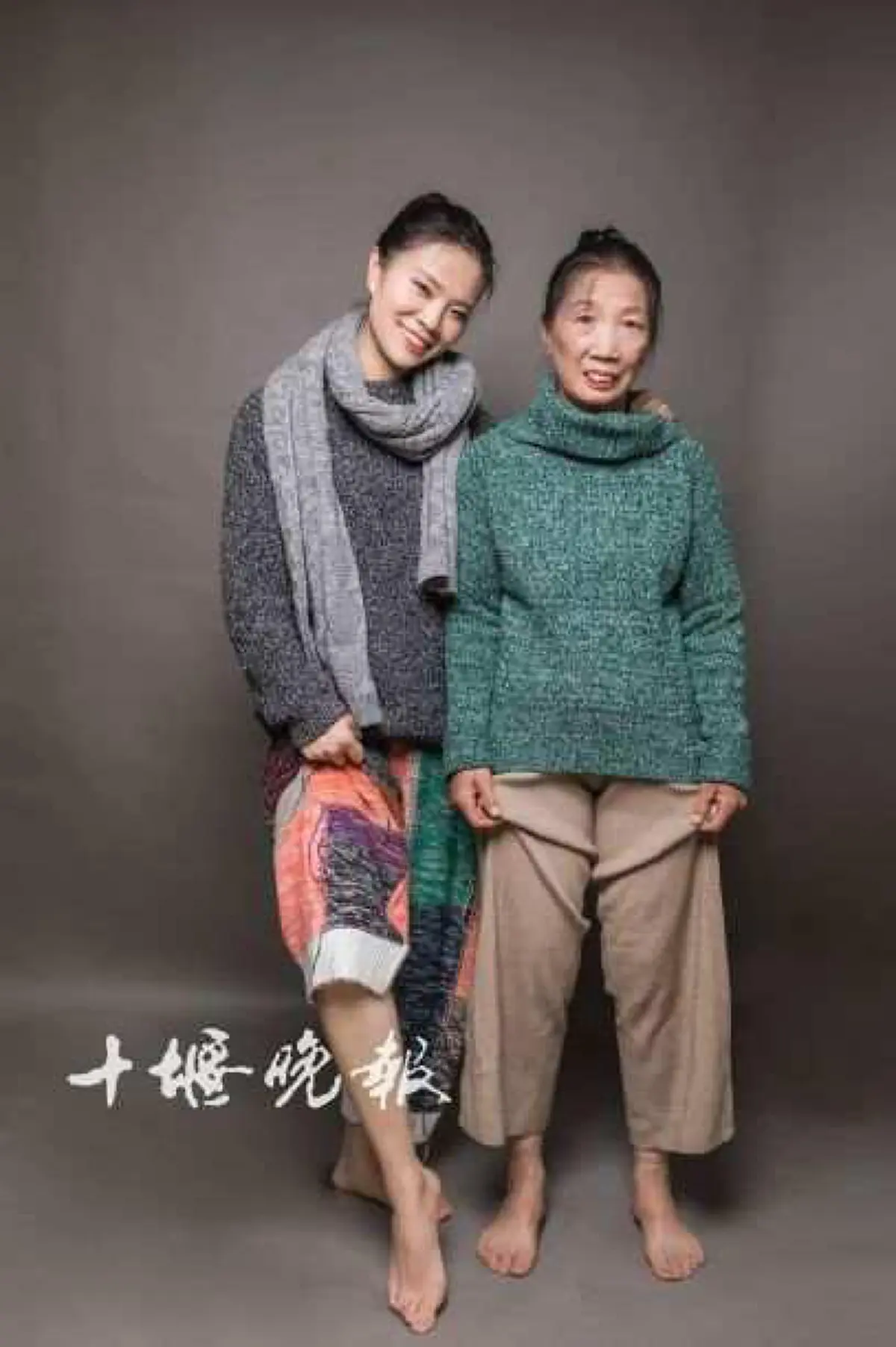 สาวจีนเซอร์ไพรส์แม่ สวมชุดเจ้าบ่าวถ่ายรูปคู่แต่งงานแทนพ่อเสียชีวิตไปเมื่อ 21 ปีก่อน