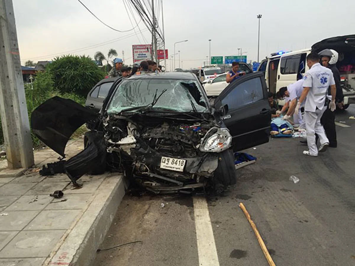 ความจริงโลกไม่สวย!หนุ่มร้องทุกข์แฟนสาวโดนโจ๋18ปีซิ่งเบนซ์ชนดับลูกสาหัสสมองมีปัญหาคู่กรณีรับปากช่วยทุกอย่างแต่วันนี้คนละเรื่องตร.ทำคดีอืด?