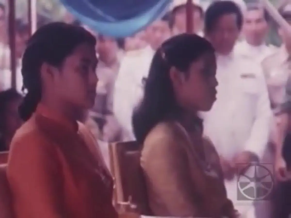 38ปียังปิติในใจชาวโคราช!! 22 เมษารำลึก ในหลวง ร.9 พระราชินี เสด็จตัดลูกนิมิต วัดหน้าพระธาตุ ปักธงชัย (มีคลิป!!หาชมยาก)